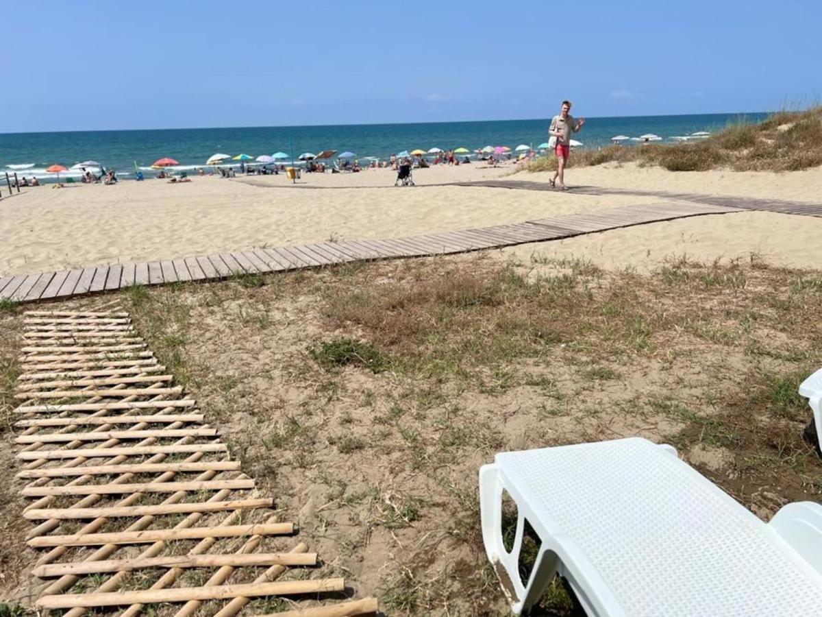 Wohnung Mit Direktem Meerzugang Torvaianica Esterno foto